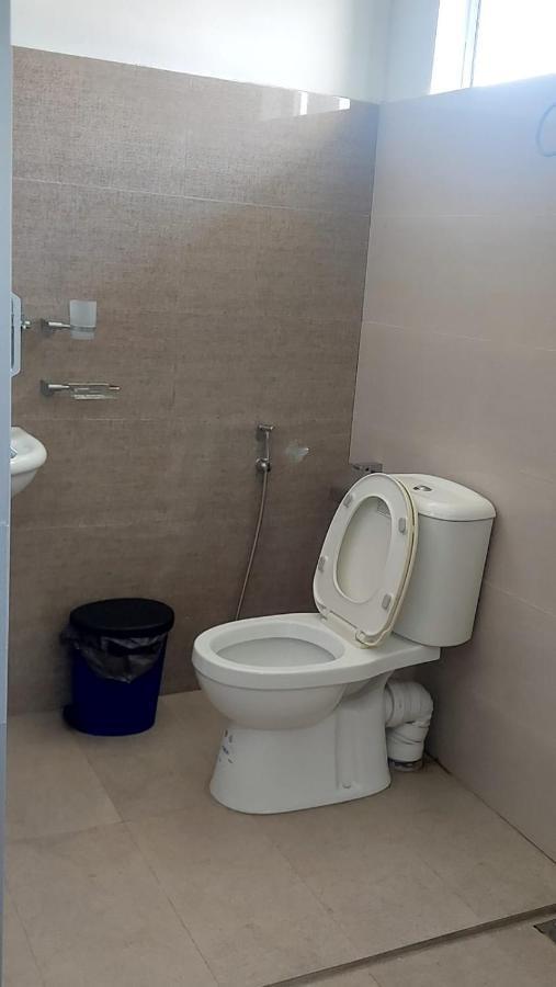 Jays Guest - Rajagiriya Colombo Otel Dış mekan fotoğraf