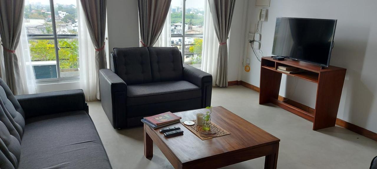 Jays Guest - Rajagiriya Colombo Otel Dış mekan fotoğraf